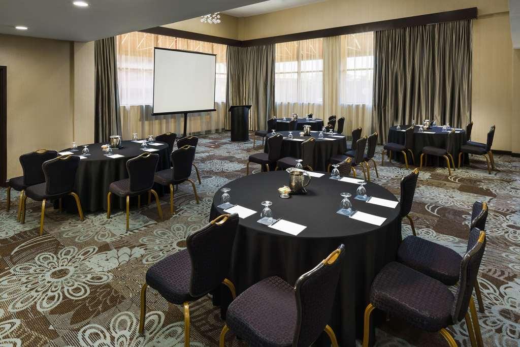Hilton Charlotte University Place Facilities photo