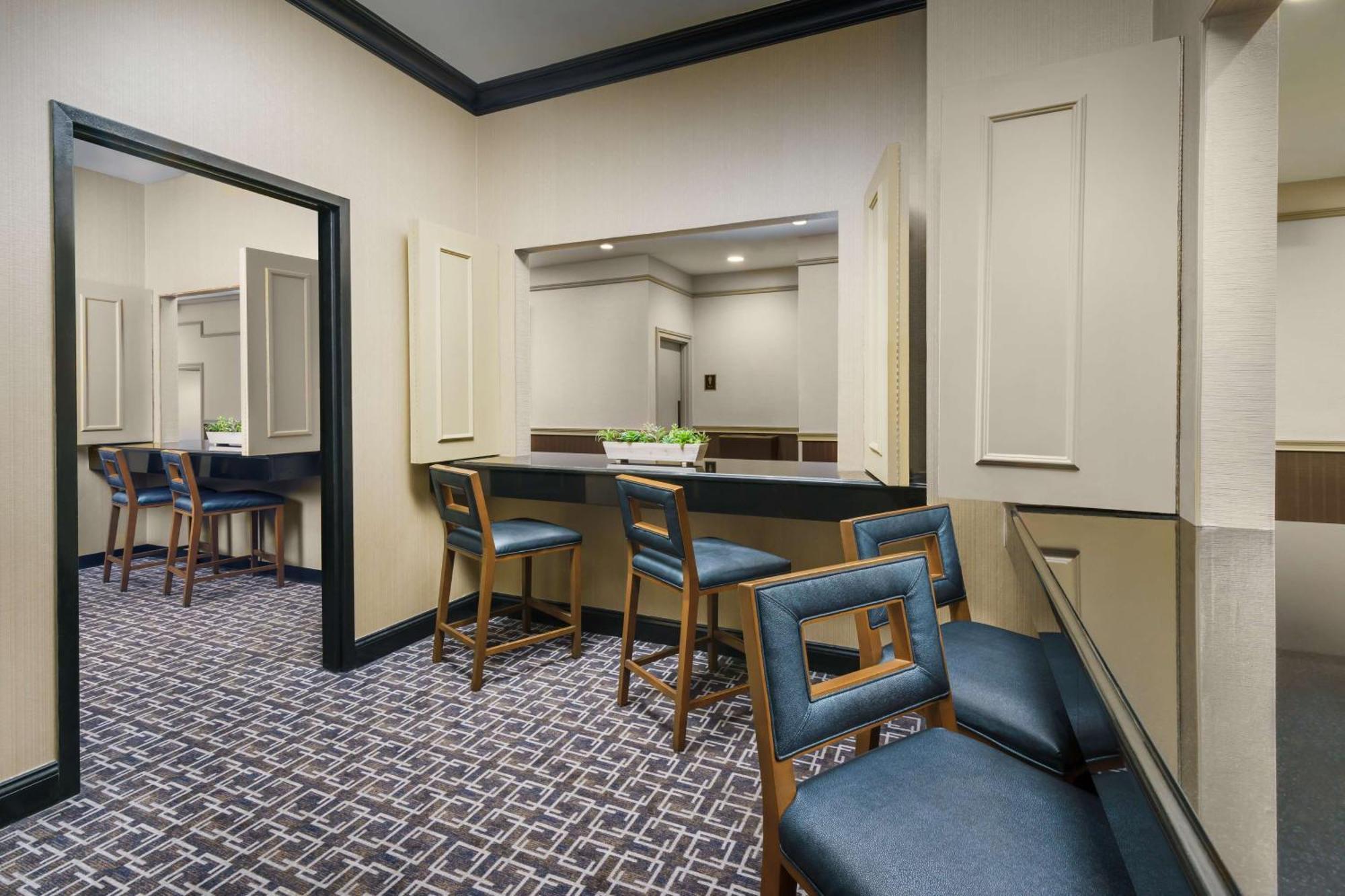 Hilton Charlotte University Place Exterior photo