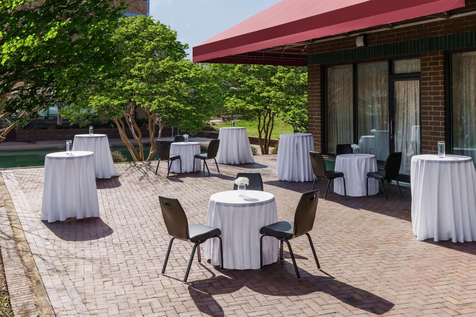 Hilton Charlotte University Place Exterior photo