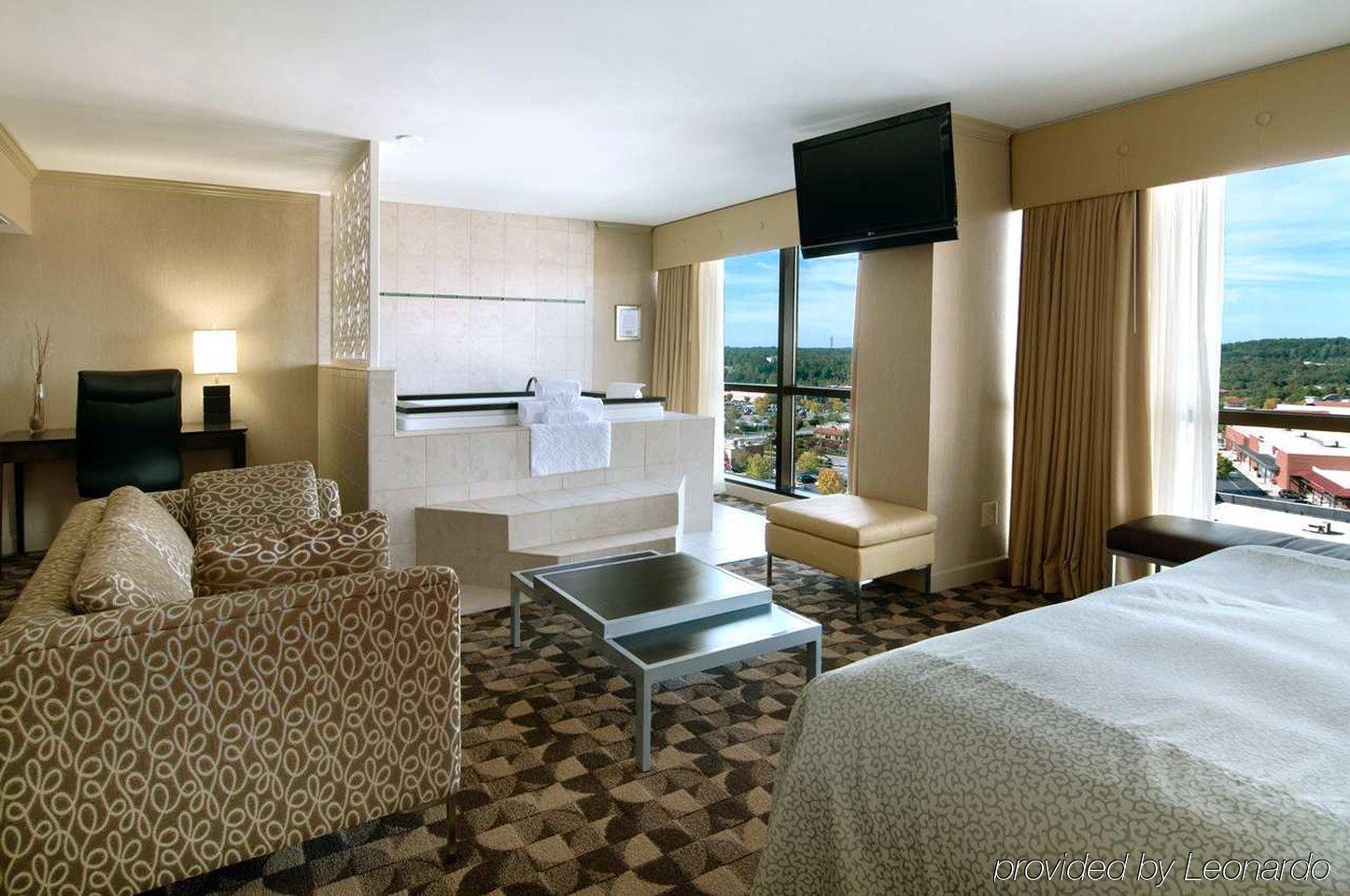 Hilton Charlotte University Place Room photo
