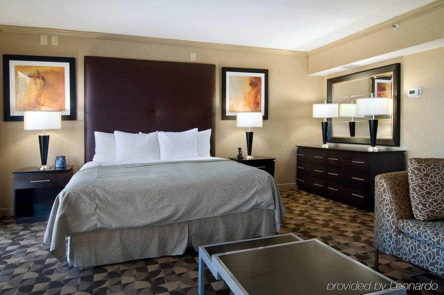 Hilton Charlotte University Place Room photo